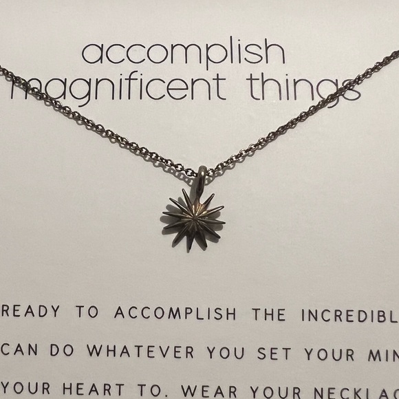 BNIB Dogeared Accomplish Magnificent Things Starburst Necklace - Picture 3 of 3